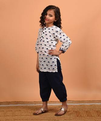 White flamingo suit set 3