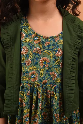 Green botanical shrug set
