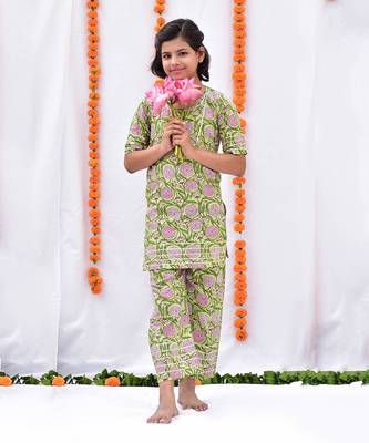 Green rangoli palazzo set 1