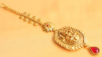 Gorgeous Royal Lakshmi Pink Bridal Maang Tikka 1