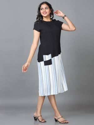 Hassu's women black short sleeve cotton striped straight calf length kurta 3