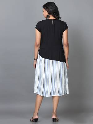 Hassu's women black short sleeve cotton striped straight calf length kurta 4