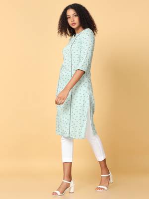 Hassu's women green 3/4th sleeves rayon floral print regular calf length henley neck kurta 2