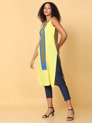 Hassu's women yellow sleeveless cotton striped regular knee length sweetheart neckline kurta 2