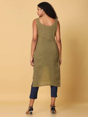 Hassu's women yellow sleeveless cotton striped regular knee length sweetheart neckline kurta 4