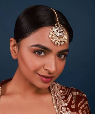 Grey mother of pearl maang tikka 1