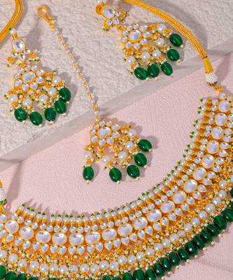 Gold & green kundan necklace set 5
