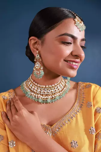 White & green kundan necklace set