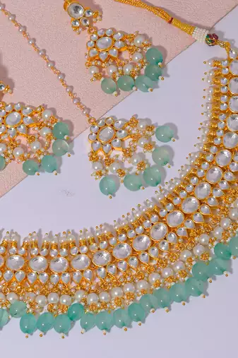 White & green kundan necklace set