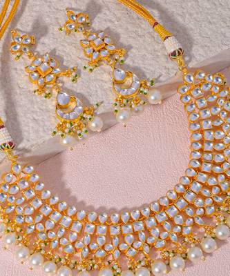 White & gold kundan necklace set 4