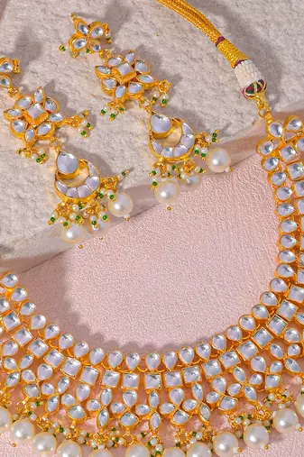 White & gold kundan necklace set