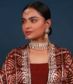 White & red kundan necklace set