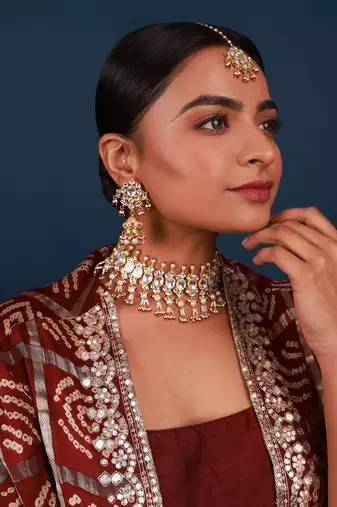 White & red kundan necklace set