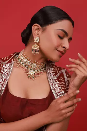 White kundan choker set