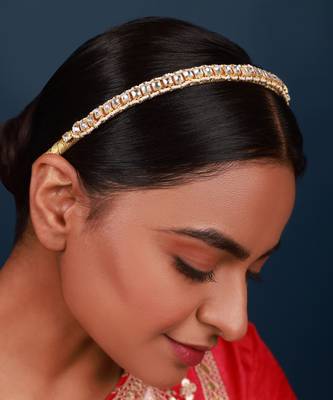 White delicate kundan hairband 2