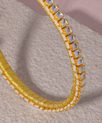 White delicate kundan hairband 3