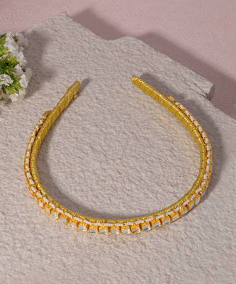 White delicate kundan hairband 4