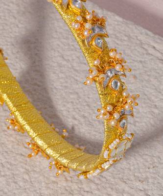 White & gold kundan hairband 3
