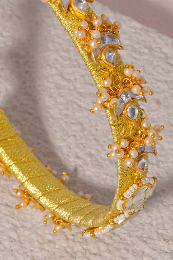 White & gold kundan hairband