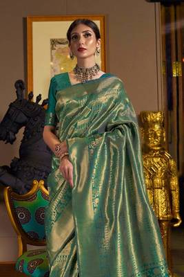 Green Kandini Golden Zari Woven Kanjivaram Saree With Blouse 3
