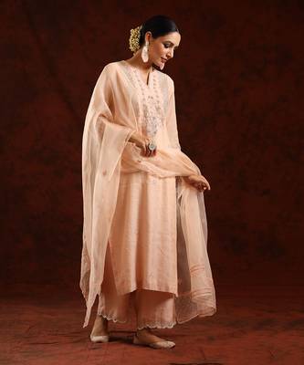 Blush pink chanderi tissue kurta set 2