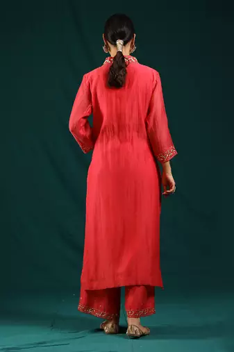 Red kurta set
