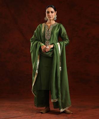Green chanderi silk kurta set 1