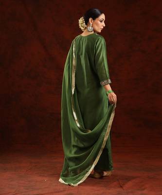 Green chanderi silk kurta set 3