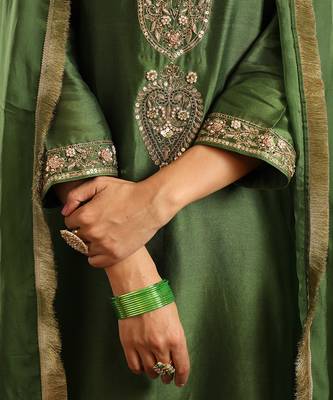 Green chanderi silk kurta set 5