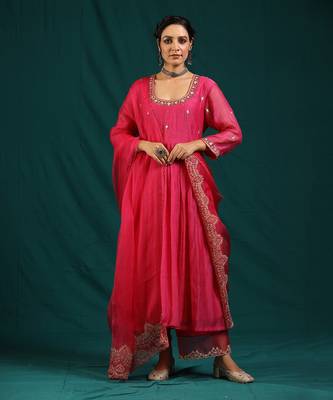 Fuschia pink soft chanderi kurta set 1