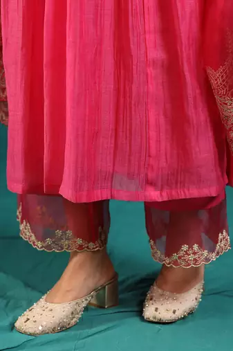 Fuschia pink soft chanderi kurta set