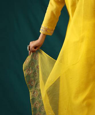 Mustard chanderi silk kurta set 4