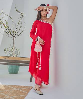 Sarita red kurta set 1