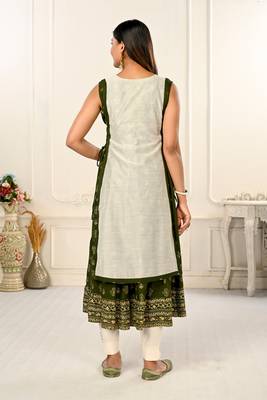 Green Colour Ethnic Kurti With Jacket For Girlish Looks 2