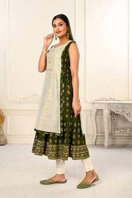 Green Colour Ethnic Kurti With Jacket For Girlish Looks 4