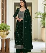 Trendmalls Trendmalls Green Georgette Embroidered Side Slit Party Wear Kurta Pant with Dupatta Salwar Suit Set