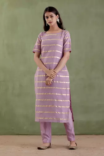 Lilac gayatri devi kurta set
