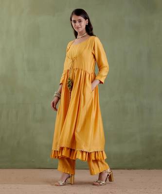 Yellow padmavati kurta set 4