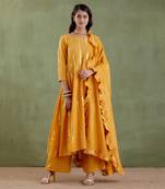 Yellow tarabai kurta set