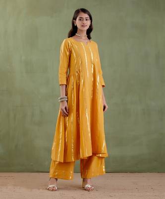 Yellow tarabai kurta set 3