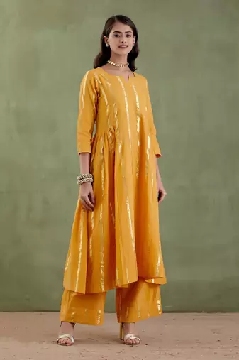Yellow tarabai kurta set
