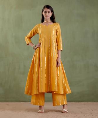 Yellow tarabai kurta set 4