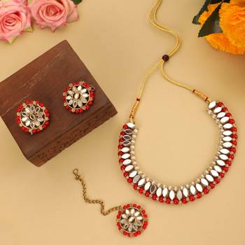Zaffrecollections stylish mirror and red pearl choker set with maang tikka for women and girls 1