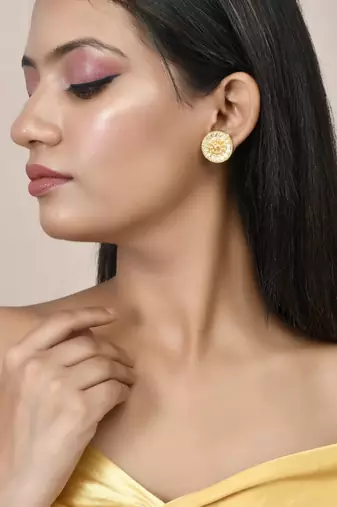 Hancrafted gold plated circular stud earrings