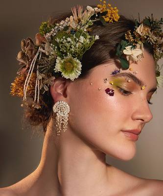 Lorvana white studs 1