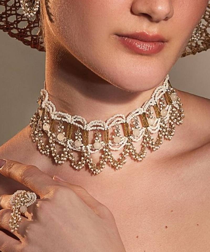 Frilana choker