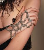 Evania silver hand harness