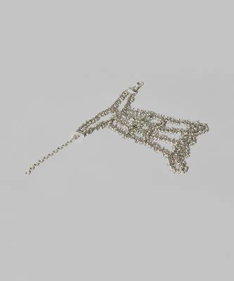 Evania silver hand harness 4