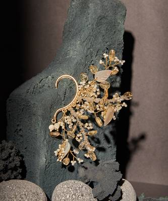 Guenna gold ear cuff 2