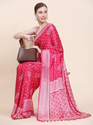Rujave Pink Chiffon Sarees With Blouse 2